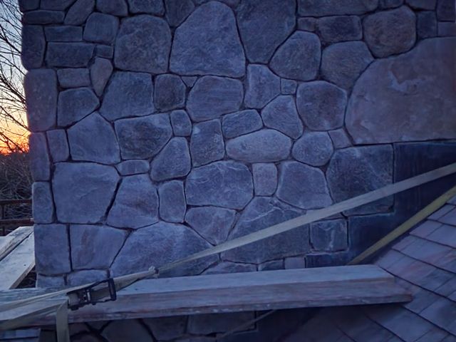 Natural stone wall